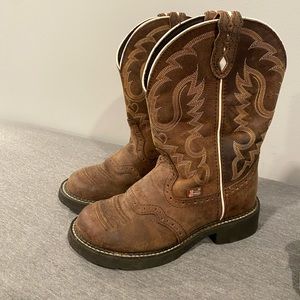 JUSTIN WOMEN'S GYPSY INJI AGED BARK TRADITIONAL COWGIRL BOOTS